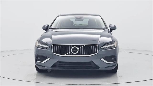 2023 Volvo S60 B5 Ultimate Bright Theme