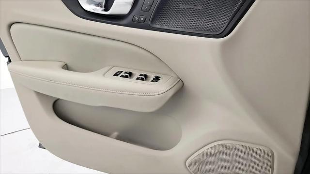 2023 Volvo S60 B5 Ultimate Bright Theme