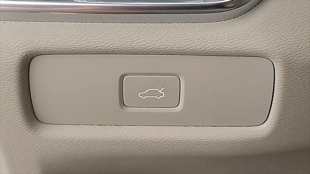 2023 Volvo S60 B5 Ultimate Bright Theme