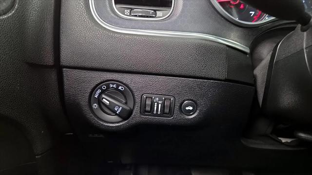 2017 Dodge Charger SXT RWD