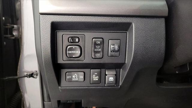 2016 Toyota Tundra SR5 5.7L V8