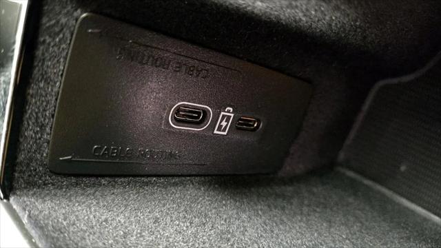 2024 Volvo XC90 B6 Ultimate Bright Theme 7-Seater