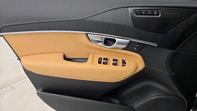 2024 Volvo XC90 B6 Ultimate Bright Theme 7-Seater