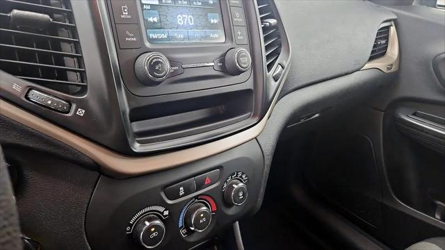 2016 Jeep Cherokee Sport