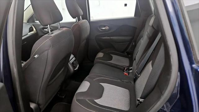 2016 Jeep Cherokee Sport