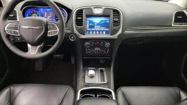 2023 Chrysler 300 Touring L