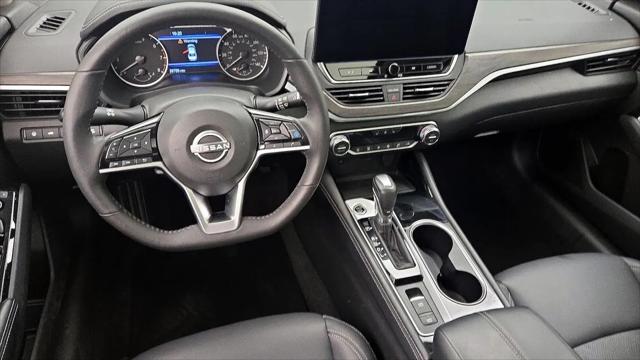 2023 Nissan Altima SL FWD