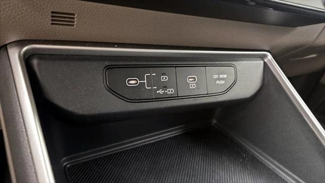 2025 Kia Carnival MPV LXS