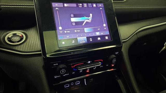 2023 Jeep Grand Cherokee Laredo 4x4