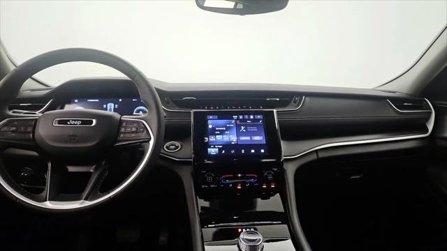 2023 Jeep Grand Cherokee Laredo 4x4