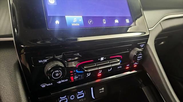 2023 Jeep Grand Cherokee Laredo 4x4