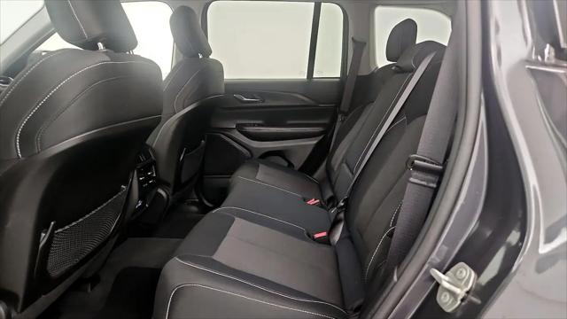 2023 Jeep Grand Cherokee Laredo 4x4