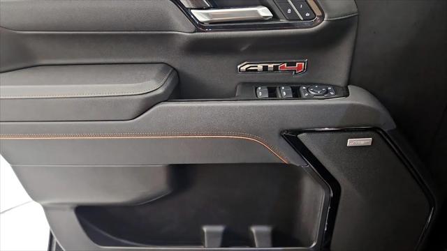 2025 GMC Sierra 1500 4WD Crew Cab Short Box AT4