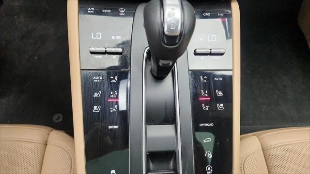 2022 Porsche Macan Macan