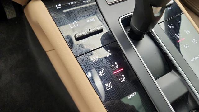 2022 Porsche Macan Macan