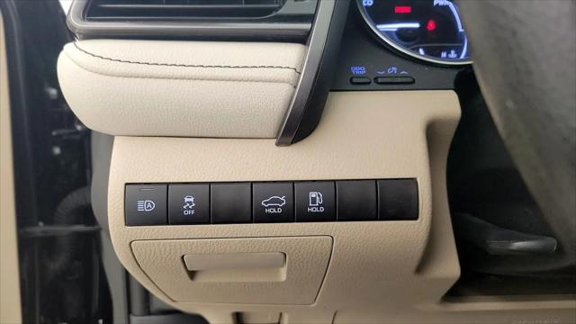 2022 Toyota Camry LE Hybrid