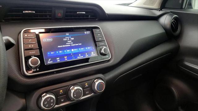 2024 Nissan Kicks S Xtronic CVT