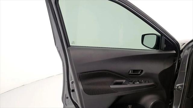 2024 Nissan Kicks S Xtronic CVT