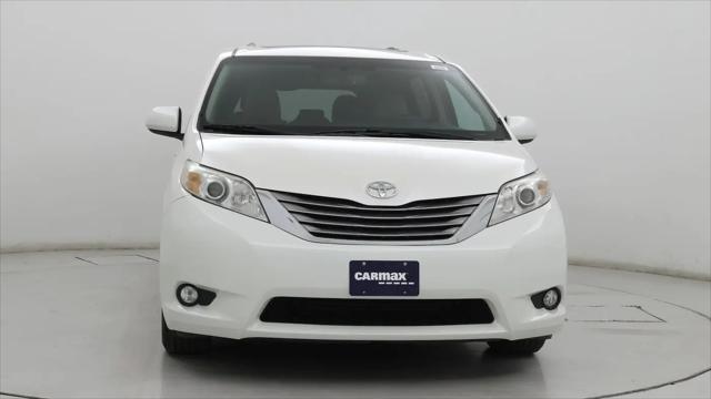 2017 Toyota Sienna XLE 8 Passenger