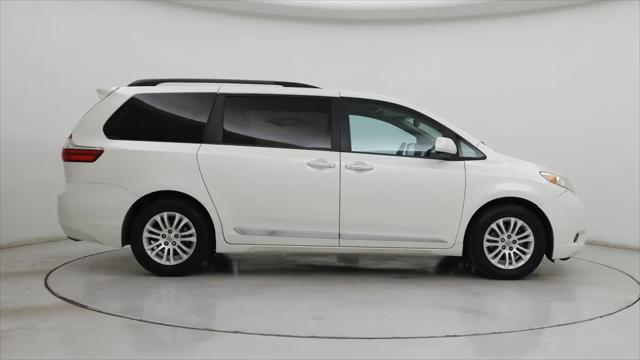 2017 Toyota Sienna XLE 8 Passenger