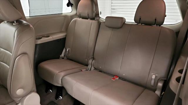 2017 Toyota Sienna XLE 8 Passenger
