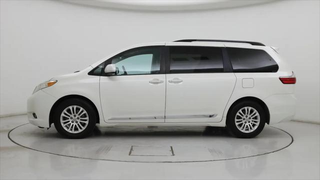 2017 Toyota Sienna XLE 8 Passenger