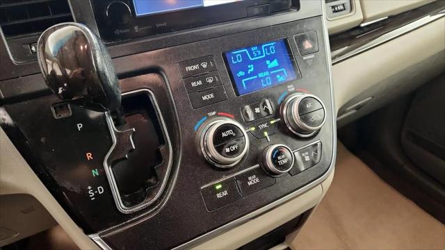 2017 Toyota Sienna XLE 8 Passenger