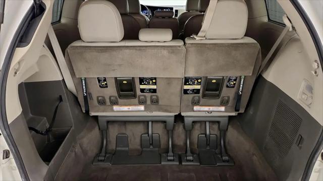 2017 Toyota Sienna XLE 8 Passenger