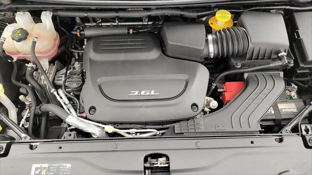 2017 Chrysler Pacifica Touring-L Plus