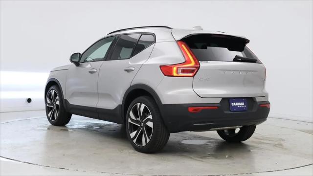 2023 Volvo XC40 B5 Plus Dark Theme