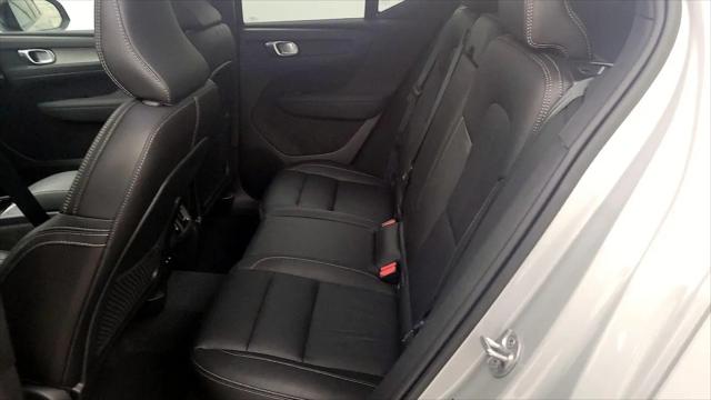 2023 Volvo XC40 B5 Plus Dark Theme