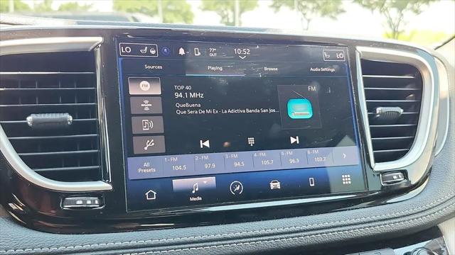 2023 Chrysler Pacifica Hybrid Touring L