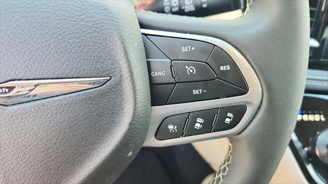 2023 Chrysler Pacifica Hybrid Touring L