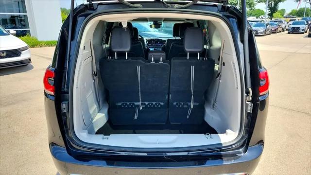 2023 Chrysler Pacifica Hybrid Touring L