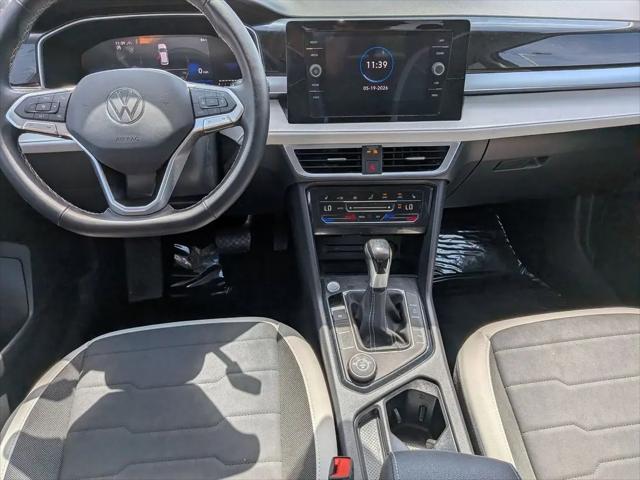 2025 Volkswagen Taos 1.5T SE