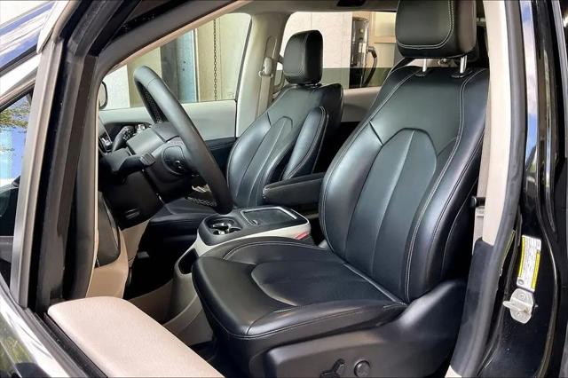 2023 Chrysler Pacifica Hybrid Touring L