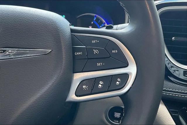 2023 Chrysler Pacifica Hybrid Touring L