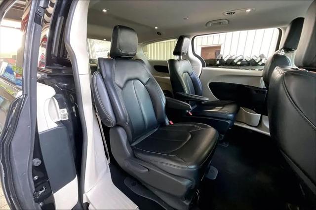 2023 Chrysler Pacifica Hybrid Touring L