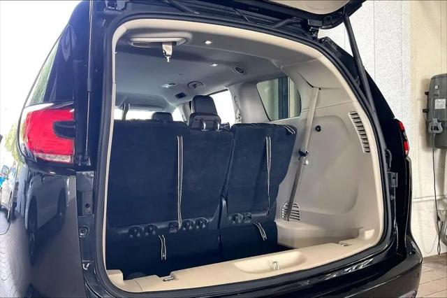 2023 Chrysler Pacifica Hybrid Touring L