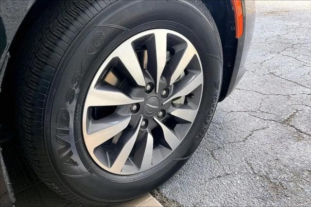 2023 Chrysler Pacifica Hybrid Touring L