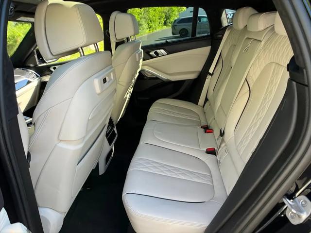 2021 BMW X6 M50i