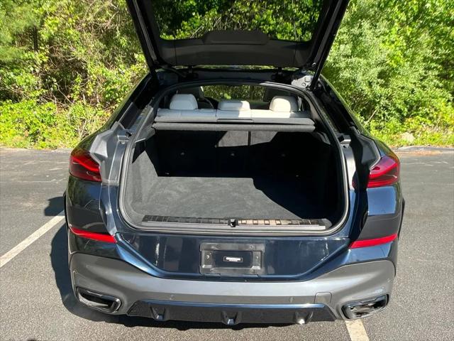 2021 BMW X6 M50i