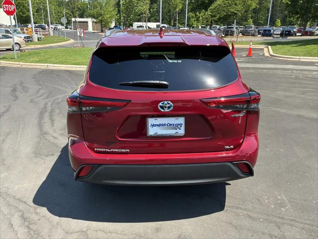 2022 Toyota Highlander Hybrid XLE