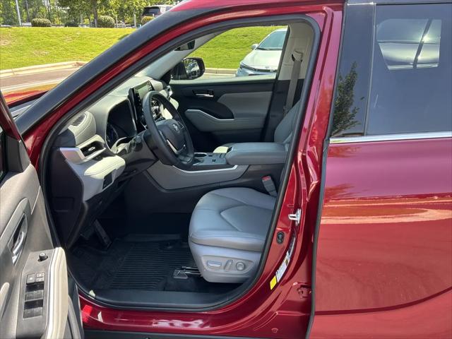2022 Toyota Highlander Hybrid XLE