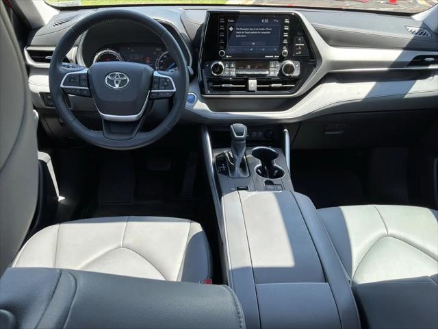 2022 Toyota Highlander Hybrid XLE