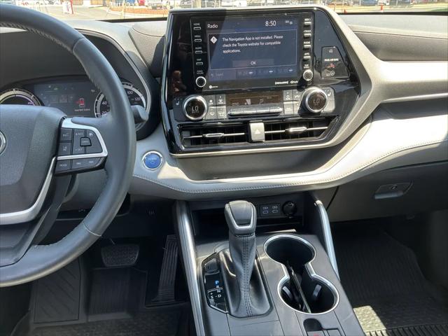 2022 Toyota Highlander Hybrid XLE