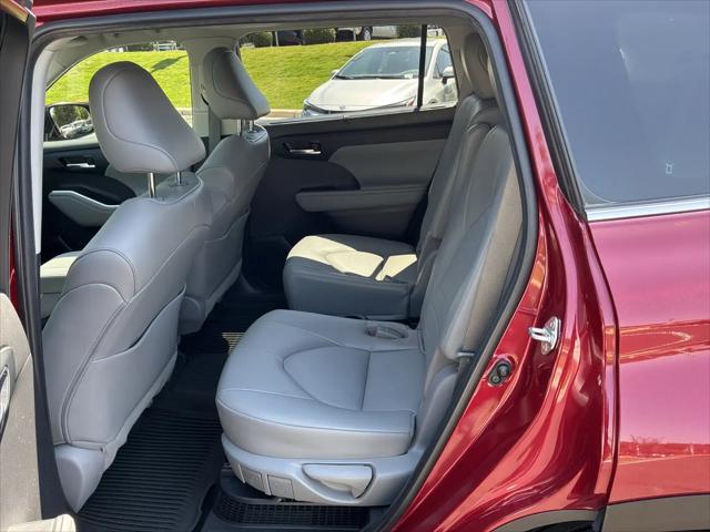 2022 Toyota Highlander Hybrid XLE