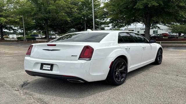 2023 Chrysler 300 Touring