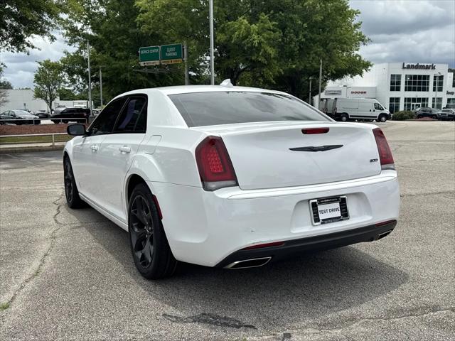 2023 Chrysler 300 Touring