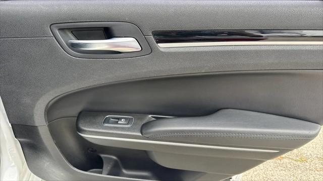 2023 Chrysler 300 Touring